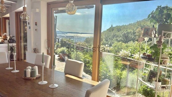 casa indipendente in vendita a Trieste in zona Roiano