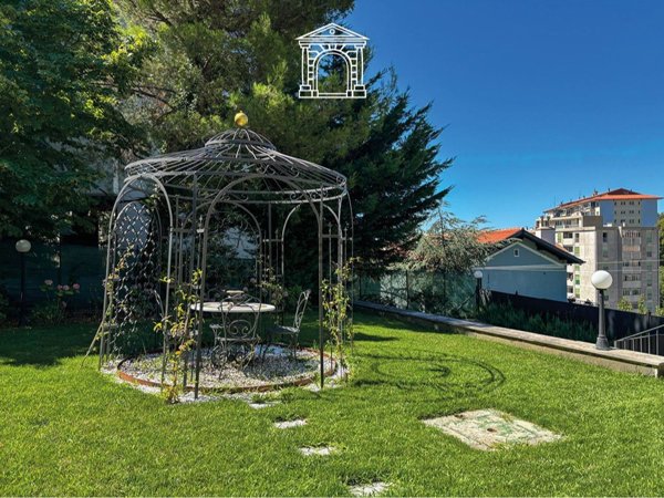 casa indipendente in vendita a Trieste in zona Cologna