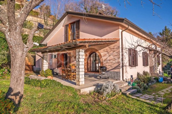 casa indipendente in vendita a Trieste in zona Barcola