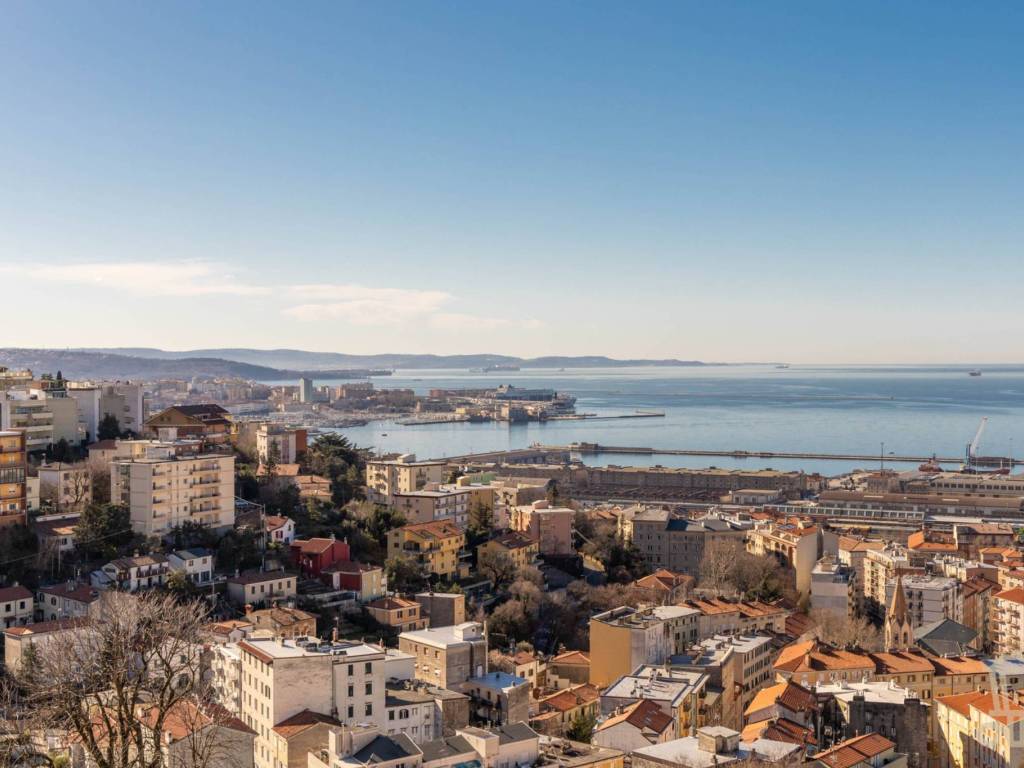 appartamento in vendita a Trieste in zona Roiano