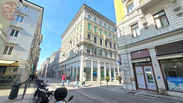 appartamento in vendita a Trieste in zona Borgo Teresiano
