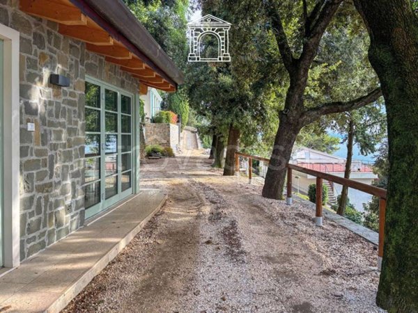 casa indipendente in vendita a Trieste in zona Santa Croce