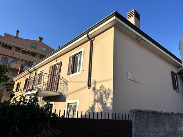 casa indipendente in vendita a Trieste in zona Rozzol