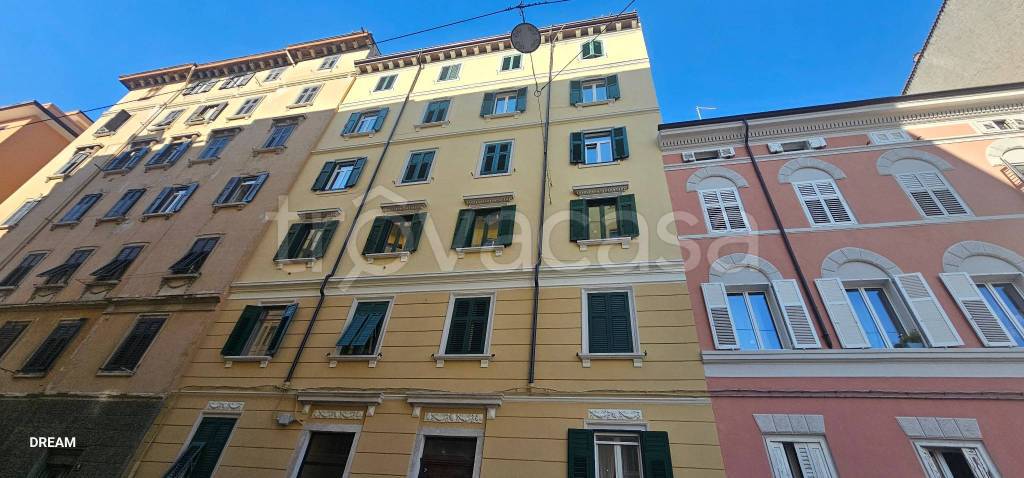 appartamento in vendita a Trieste in zona Città Vecchia