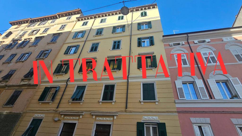 appartamento in vendita a Trieste in zona Città Vecchia
