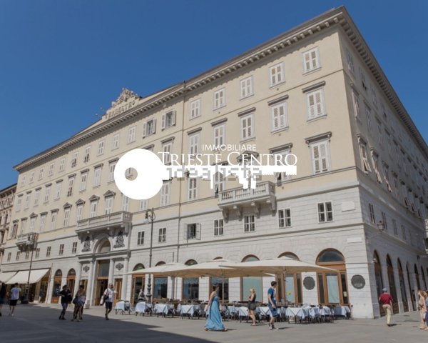 appartamento in vendita a Trieste in zona Città Vecchia