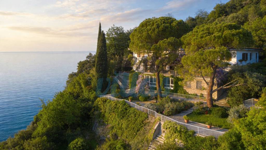casa indipendente in vendita a Trieste in zona Grignano