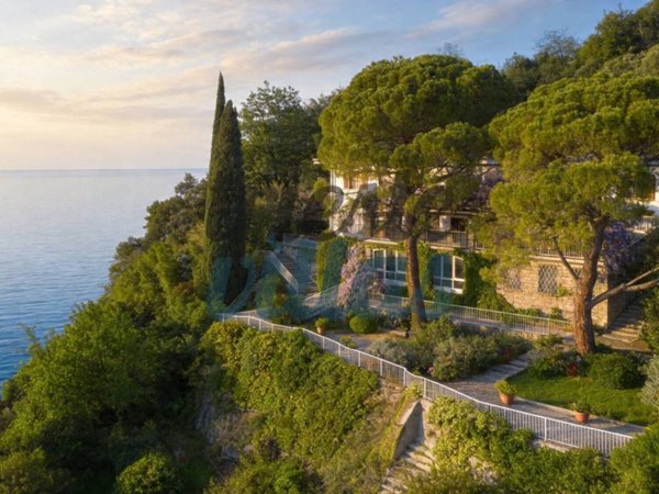 casa indipendente in vendita a Trieste in zona Grignano