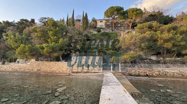 casa indipendente in vendita a Trieste in zona Grignano