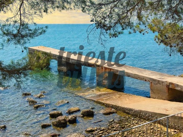 casa indipendente in vendita a Trieste in zona Grignano