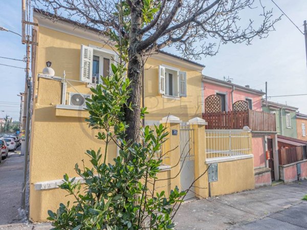 casa indipendente in vendita a Trieste in zona San Giacomo
