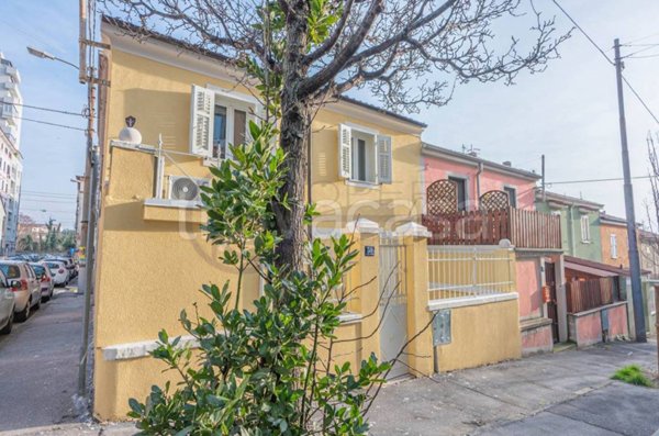 casa indipendente in vendita a Trieste in zona San Giacomo