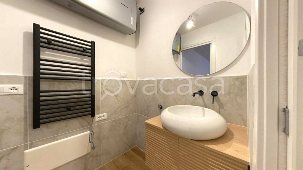 appartamento in vendita a Trieste in zona Borgo Teresiano