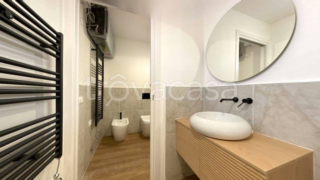 appartamento in vendita a Trieste in zona Borgo Teresiano