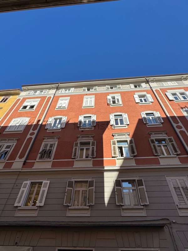 appartamento in vendita a Trieste in zona Barriera vecchia