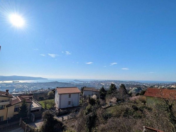 appartamento in vendita a Trieste in zona Cattinara