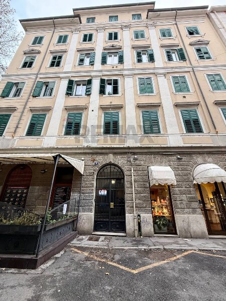 appartamento in vendita a Trieste in zona Borgo Teresiano