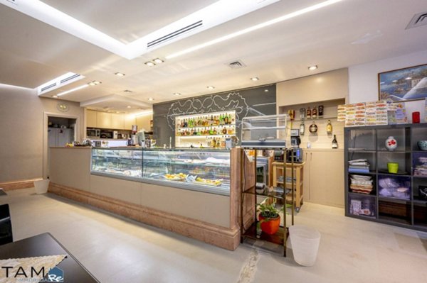 negozio in vendita a Trieste in zona Borgo Teresiano
