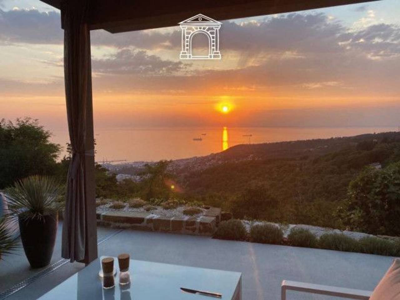 casa indipendente in vendita a Trieste in zona Scorcola