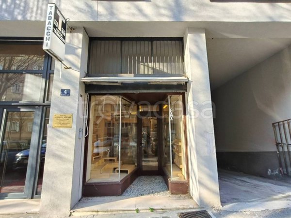 negozio in vendita a Trieste in zona Cologna