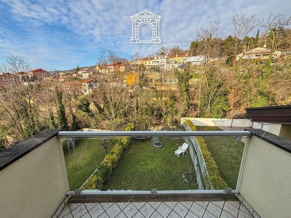 casa indipendente in vendita a Trieste in zona Scorcola