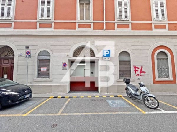 negozio in vendita a Trieste in zona San Giacomo