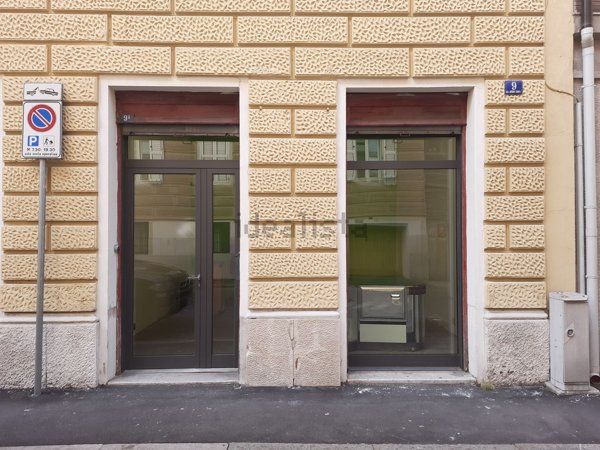 ufficio in vendita a Trieste in zona Barriera vecchia
