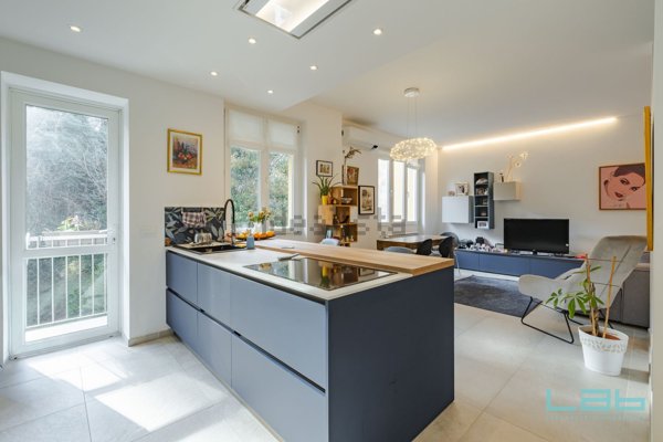 appartamento in vendita a Trieste in zona Barriera vecchia