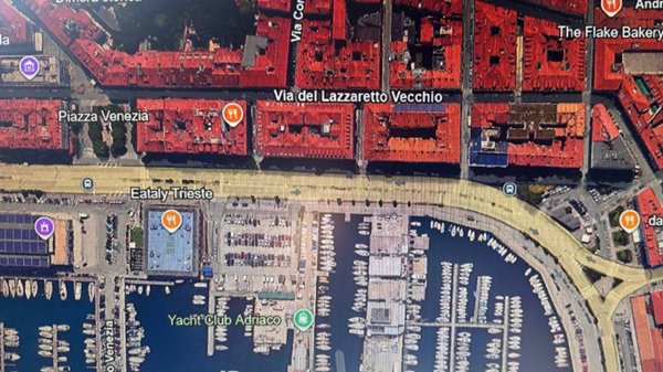 negozio in vendita a Trieste in zona Città Vecchia