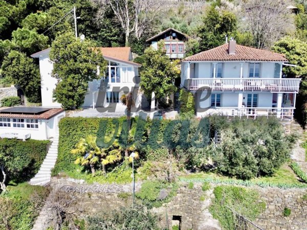 casa indipendente in vendita a Trieste in zona Grignano