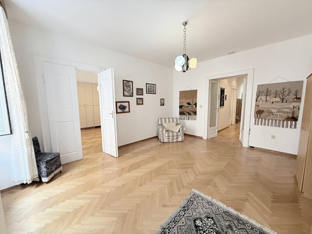 appartamento in vendita a Trieste in zona Cavana