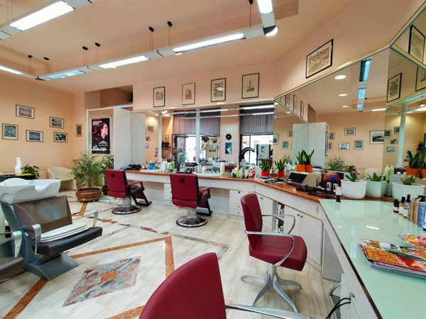 negozio in vendita a Trieste in zona Chiarbola