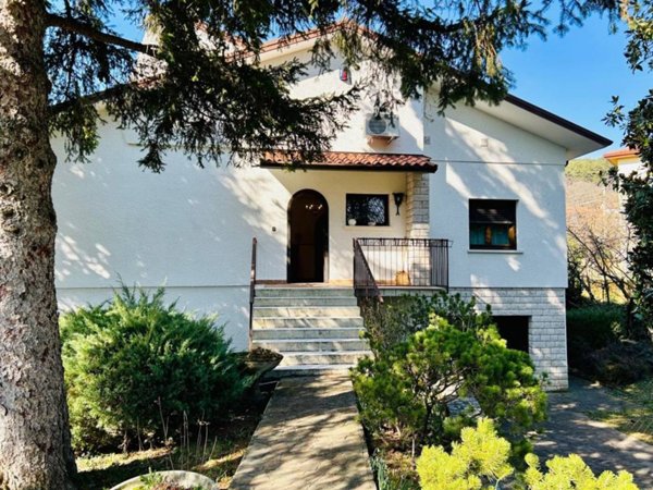 casa indipendente in vendita a Trieste in zona Opicina