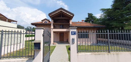 casa indipendente in vendita a Trieste in zona Opicina