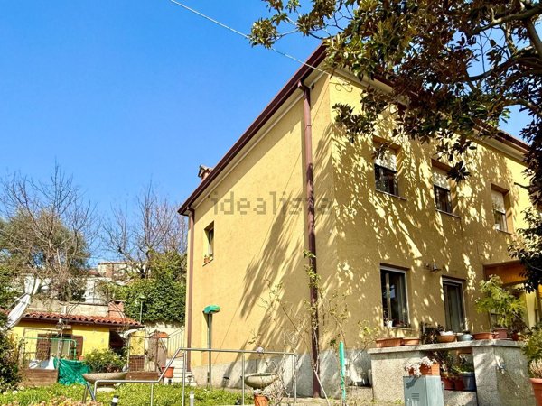 appartamento in vendita a Trieste in zona Roiano