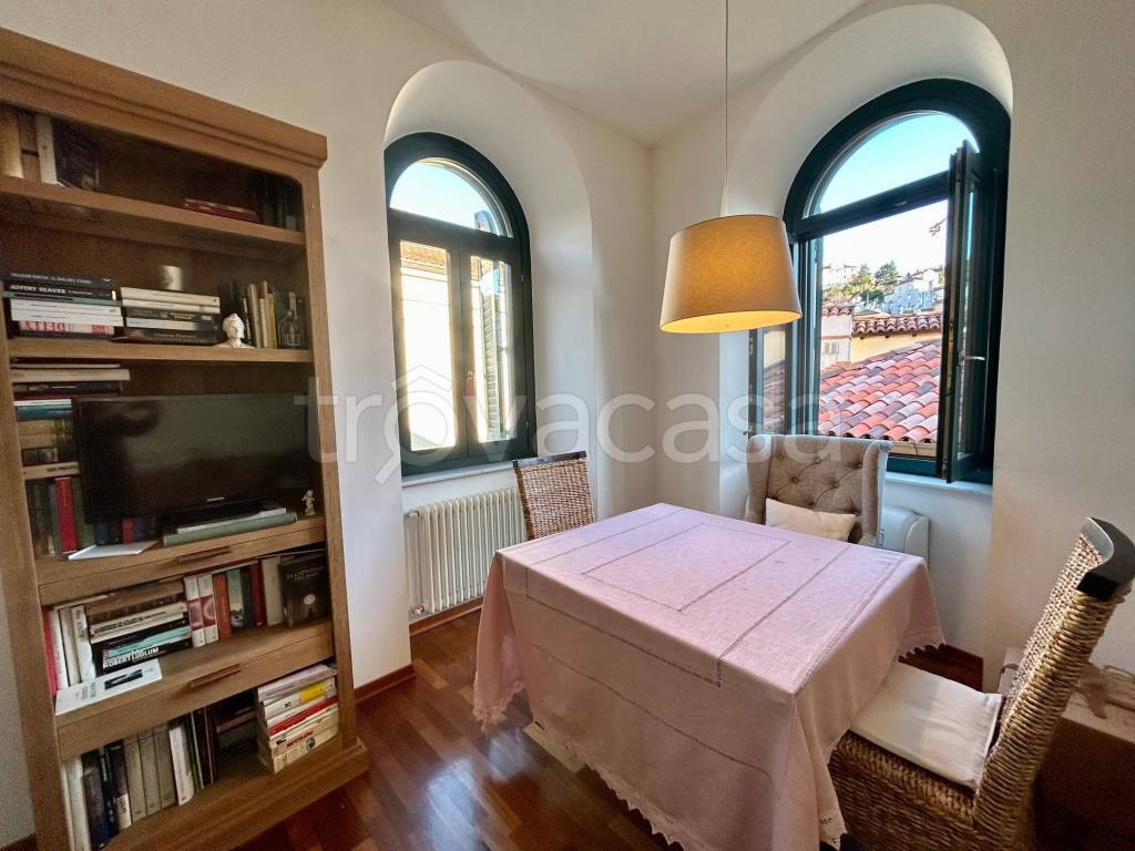 appartamento in vendita a Trieste in zona Città Vecchia