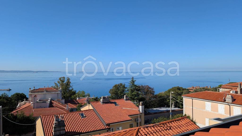 casa indipendente in vendita a Trieste in zona Barcola