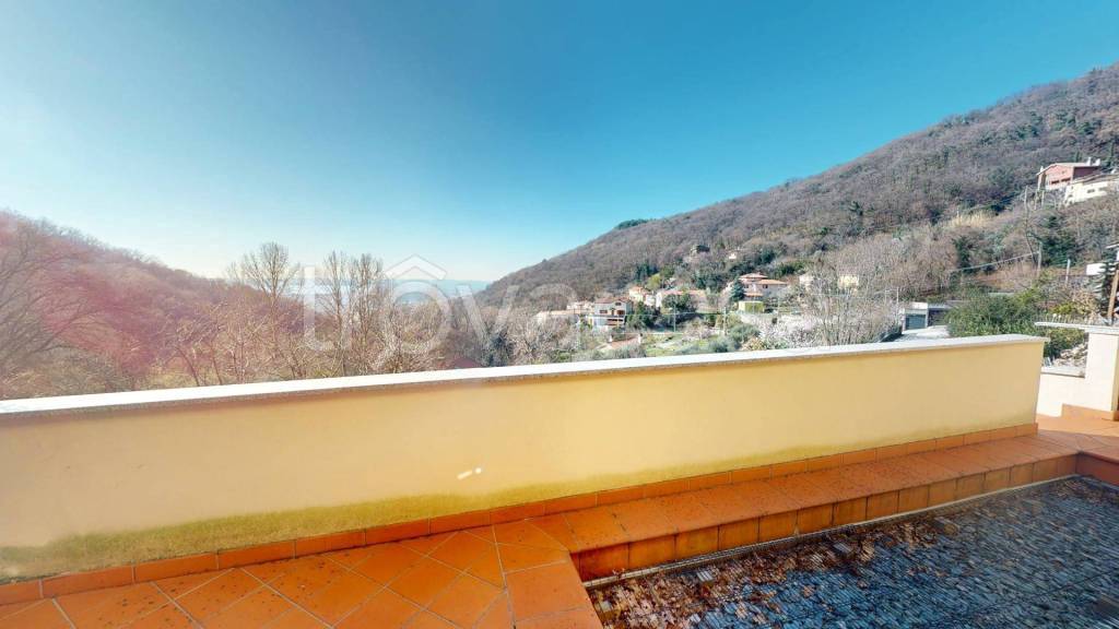 casa indipendente in vendita a Trieste in zona Cologna
