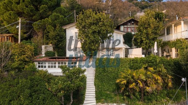 casa indipendente in vendita a Trieste in zona Santa Croce