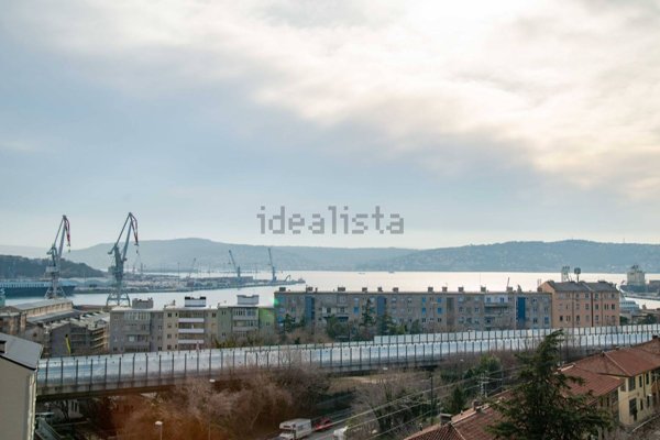 appartamento in vendita a Trieste in zona Campi Elisi