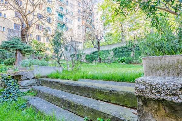 appartamento in vendita a Trieste in zona Borgo Teresiano