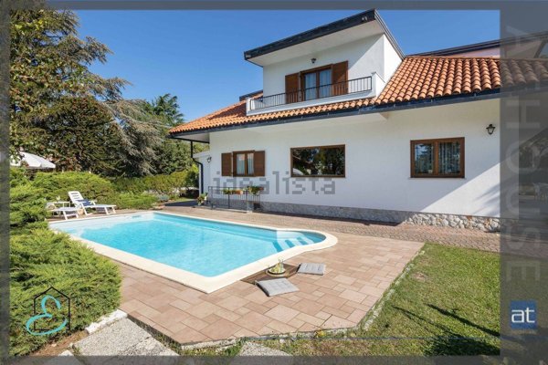 casa indipendente in vendita a Trieste in zona Opicina