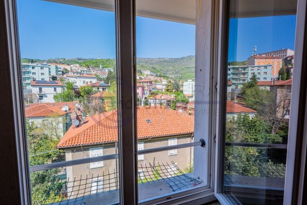 appartamento in vendita a Trieste in zona Cologna
