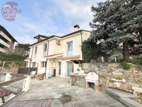 casa indipendente in vendita a Trieste in zona Chiadino