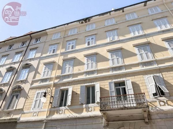 appartamento in vendita a Trieste in zona Città Vecchia