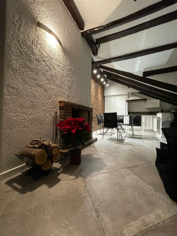 appartamento in vendita a Trieste in zona Borgo Teresiano