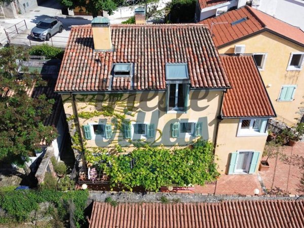 casa indipendente in vendita a Trieste in zona Scorcola