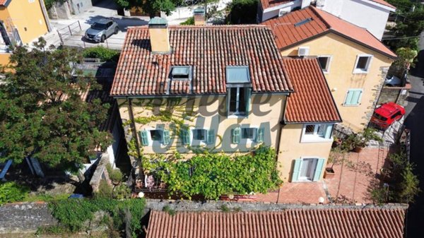 casa indipendente in vendita a Trieste in zona Scorcola