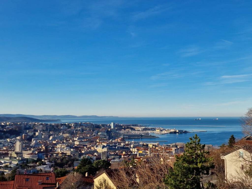appartamento in vendita a Trieste in zona Scorcola