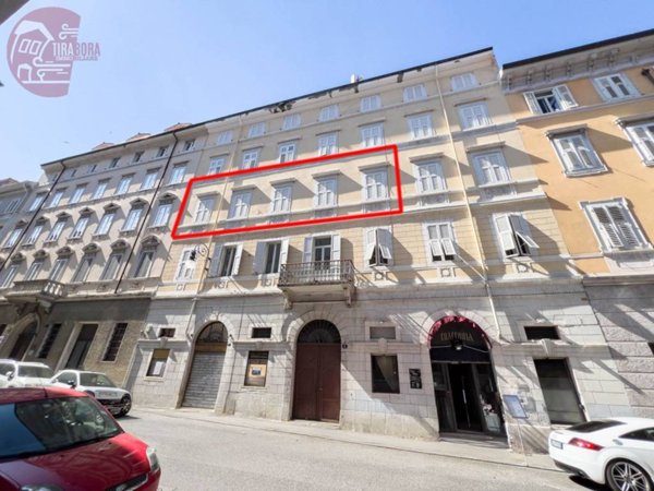 appartamento in vendita a Trieste in zona Città Vecchia
